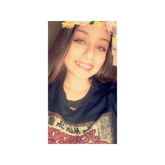 Meet your Posher, Katelyn - Picture 1 of 1